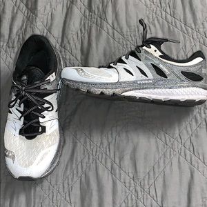 Black and White Zealot